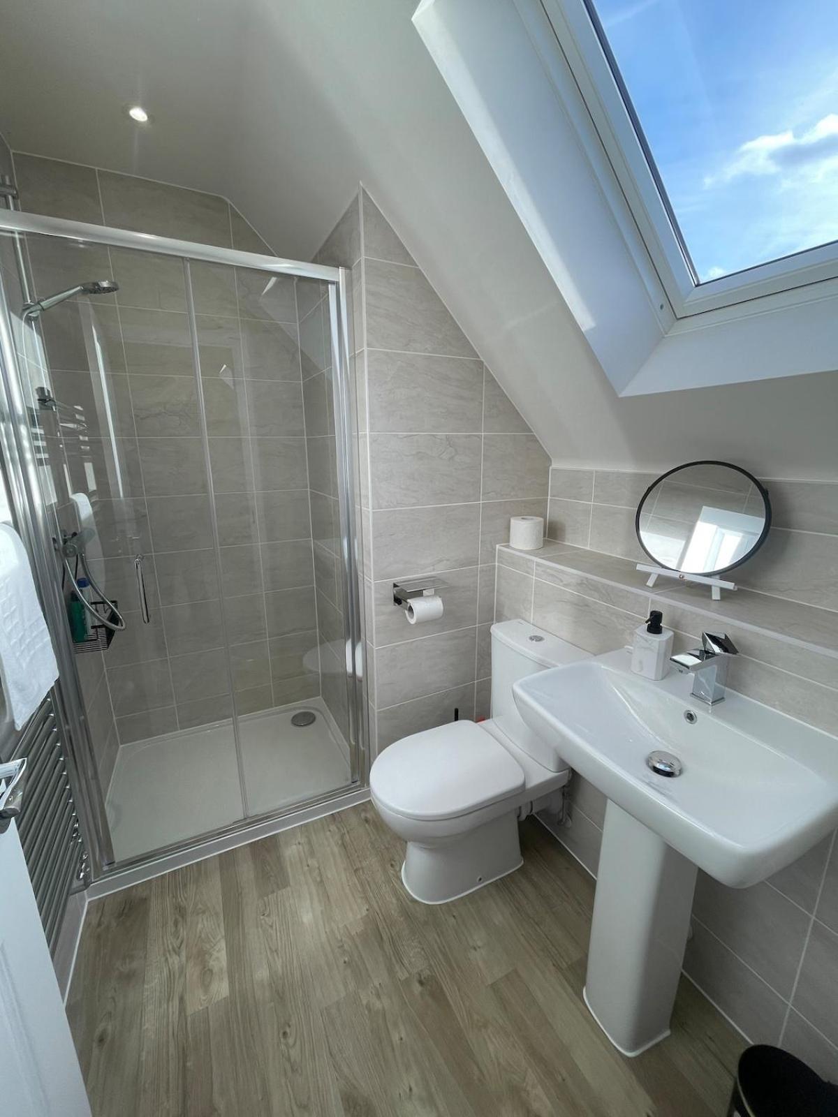 Brand New Prestigious 5 Bed House Near Science Park - Homehost Holiday home