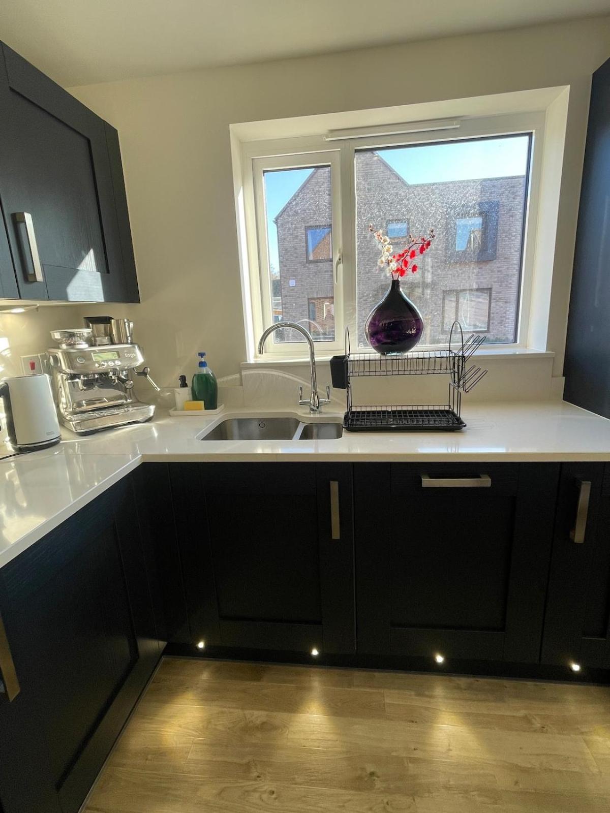 Brand New Prestigious 5 Bed House Near Science Park - Homehost Holiday home