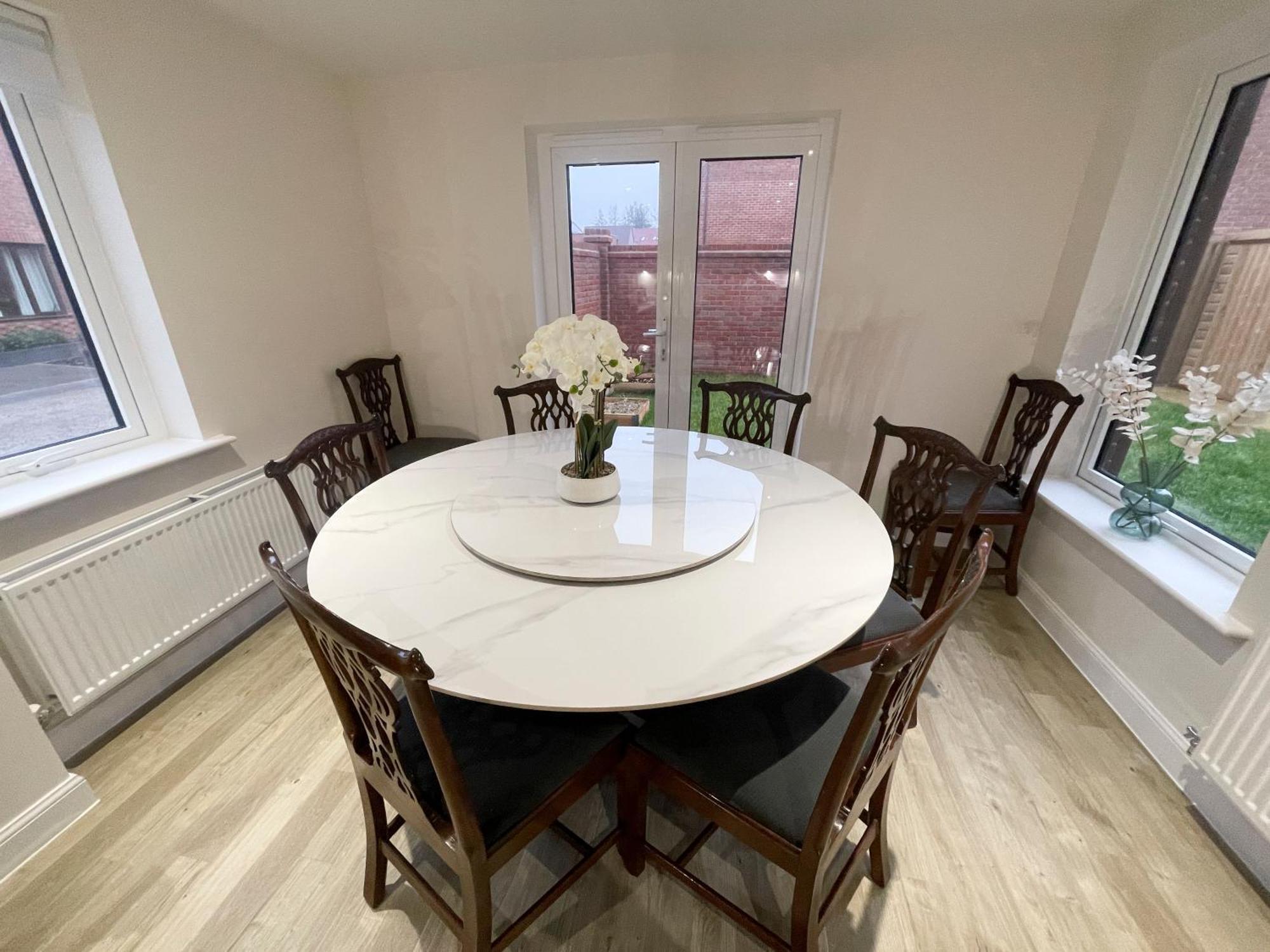 Brand New Prestigious 5 Bed House Near Science Park - Homehost