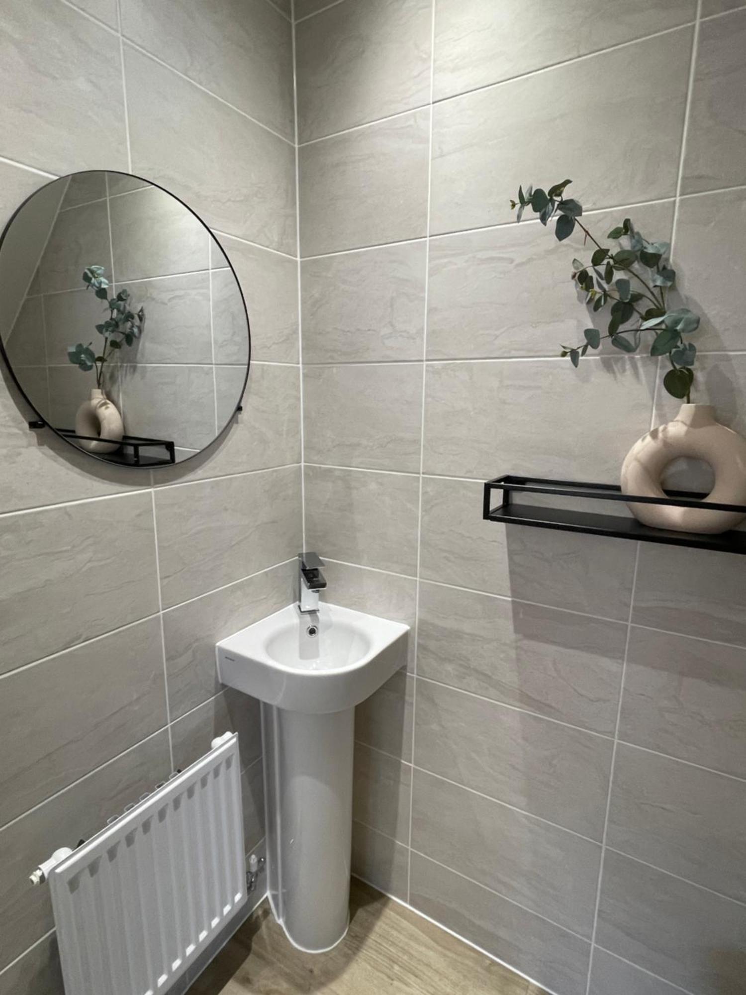 Brand New Prestigious 5 Bed House Near Science Park - Homehost Holiday home *