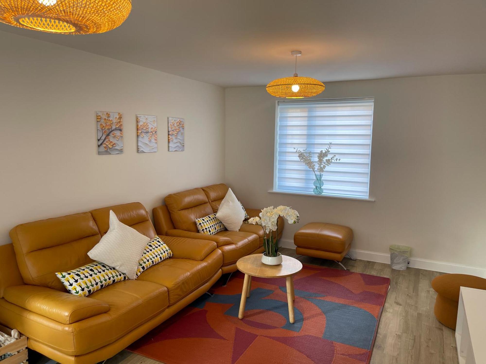 Brand New Prestigious 5 Bed House Near Science Park - Homehost Holiday home